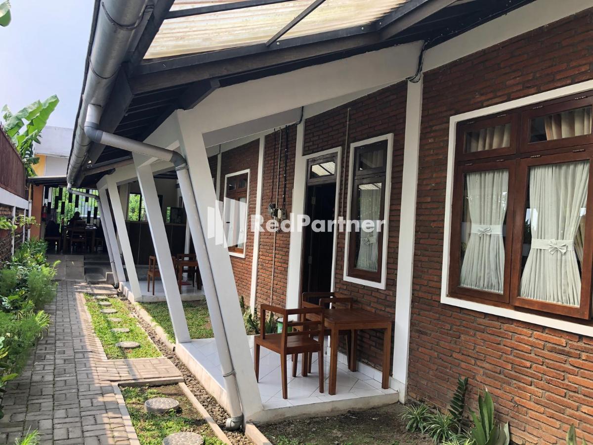 يوغياكارتا Rifka Annisa Guesthouse Syariah Redpartner المظهر الخارجي الصورة