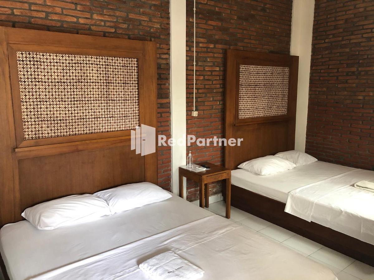 يوغياكارتا Rifka Annisa Guesthouse Syariah Redpartner المظهر الخارجي الصورة