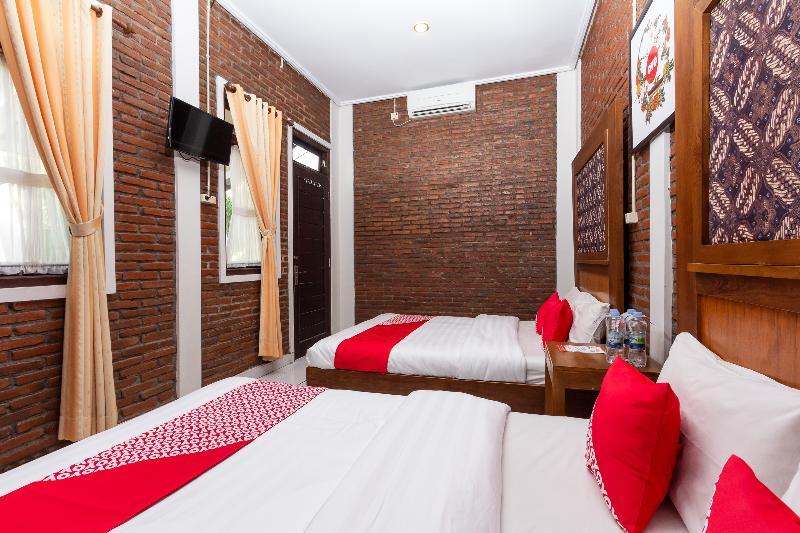 يوغياكارتا Rifka Annisa Guesthouse Syariah Redpartner المظهر الخارجي الصورة