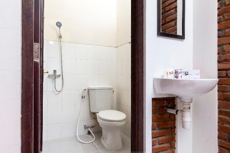 يوغياكارتا Rifka Annisa Guesthouse Syariah Redpartner المظهر الخارجي الصورة